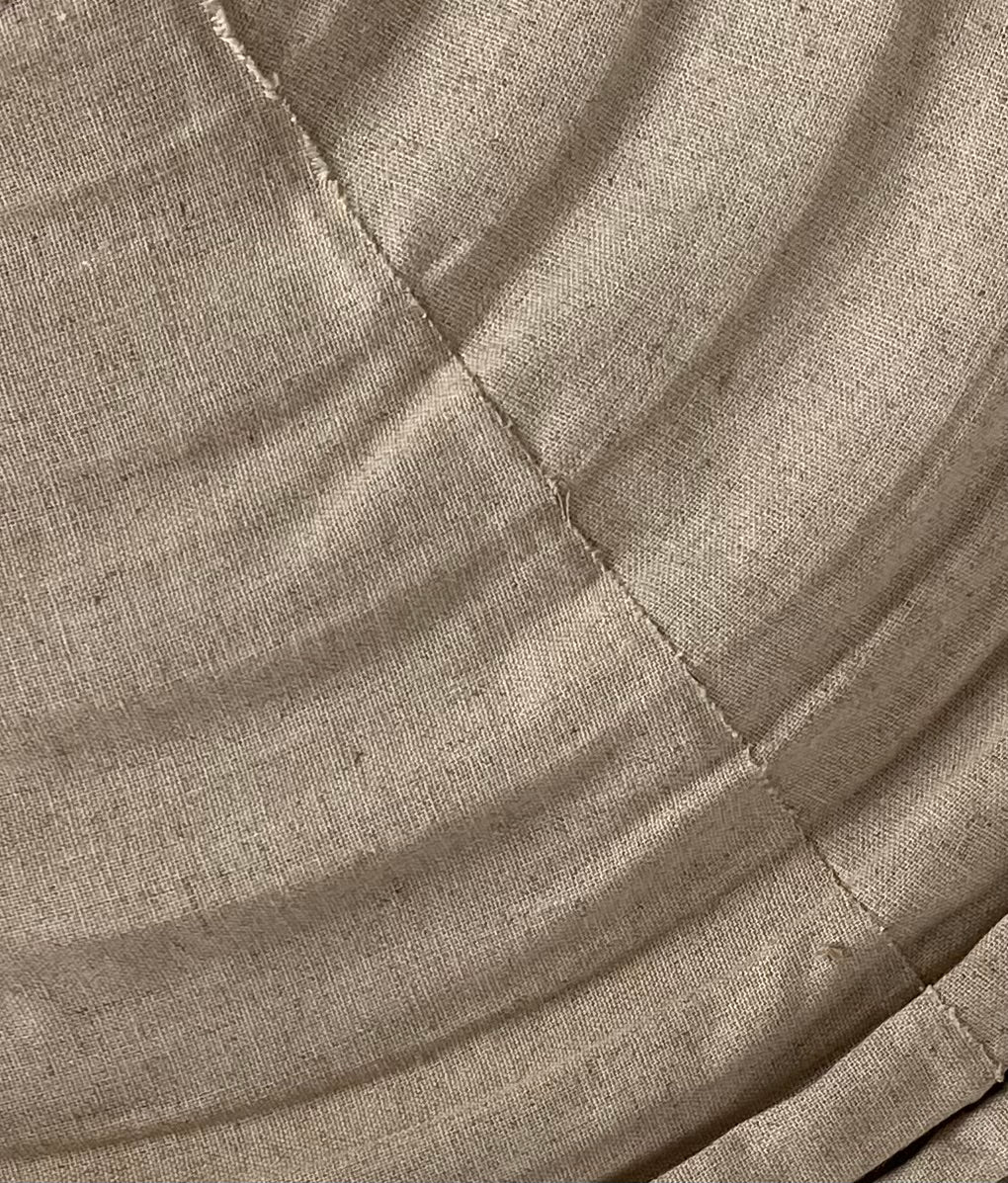 Linnen stof Sand van de lampion lamp Ufo met frame in Sand kleur.