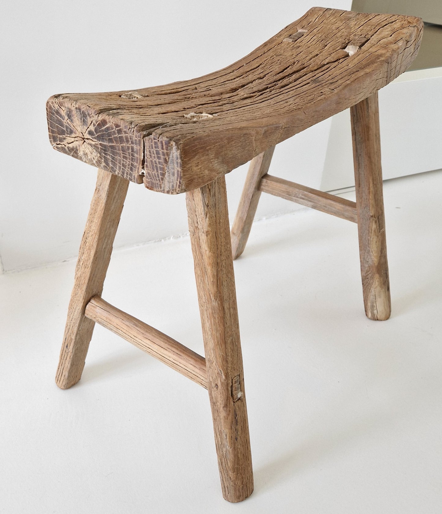 Unieke oude houten Chinese zadelkruk