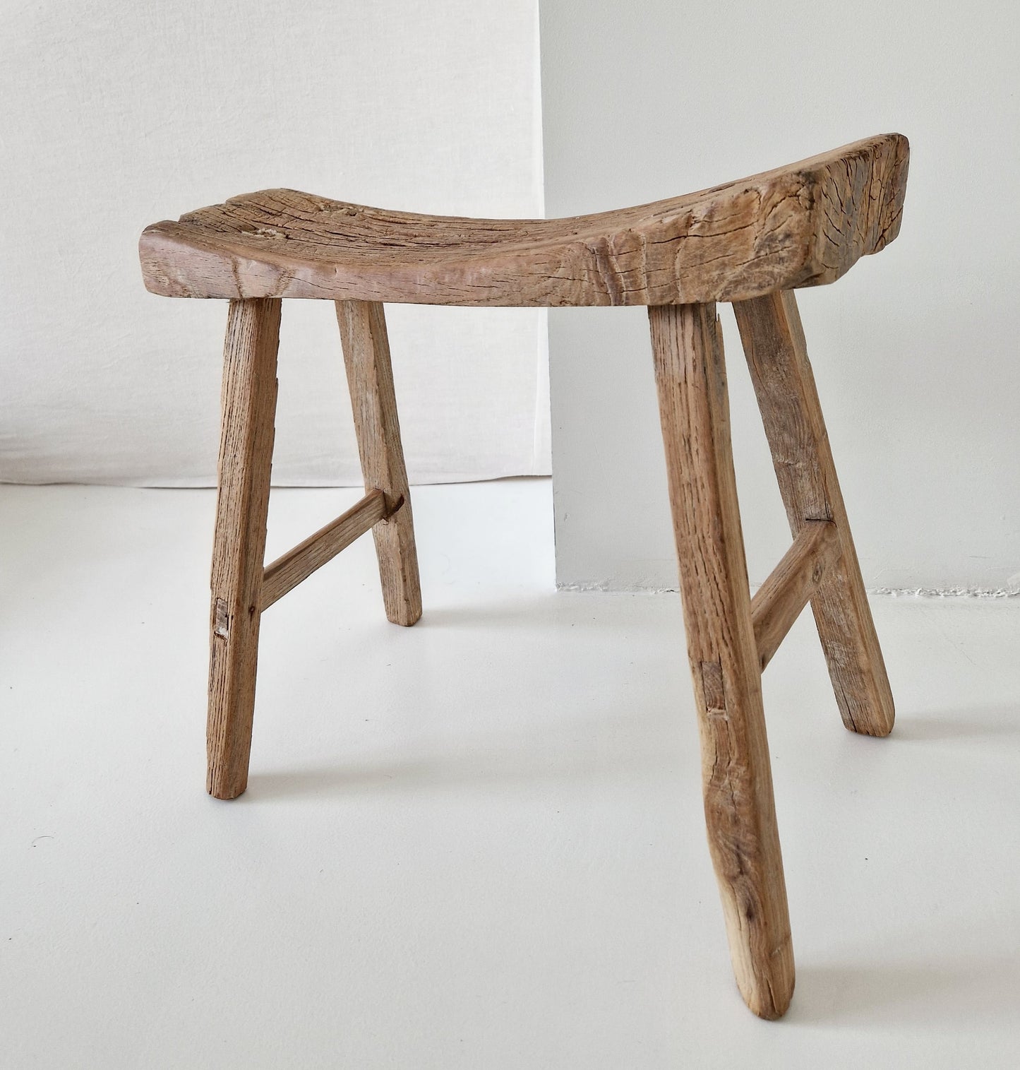 Unieke oude houten Chinese zadelkruk