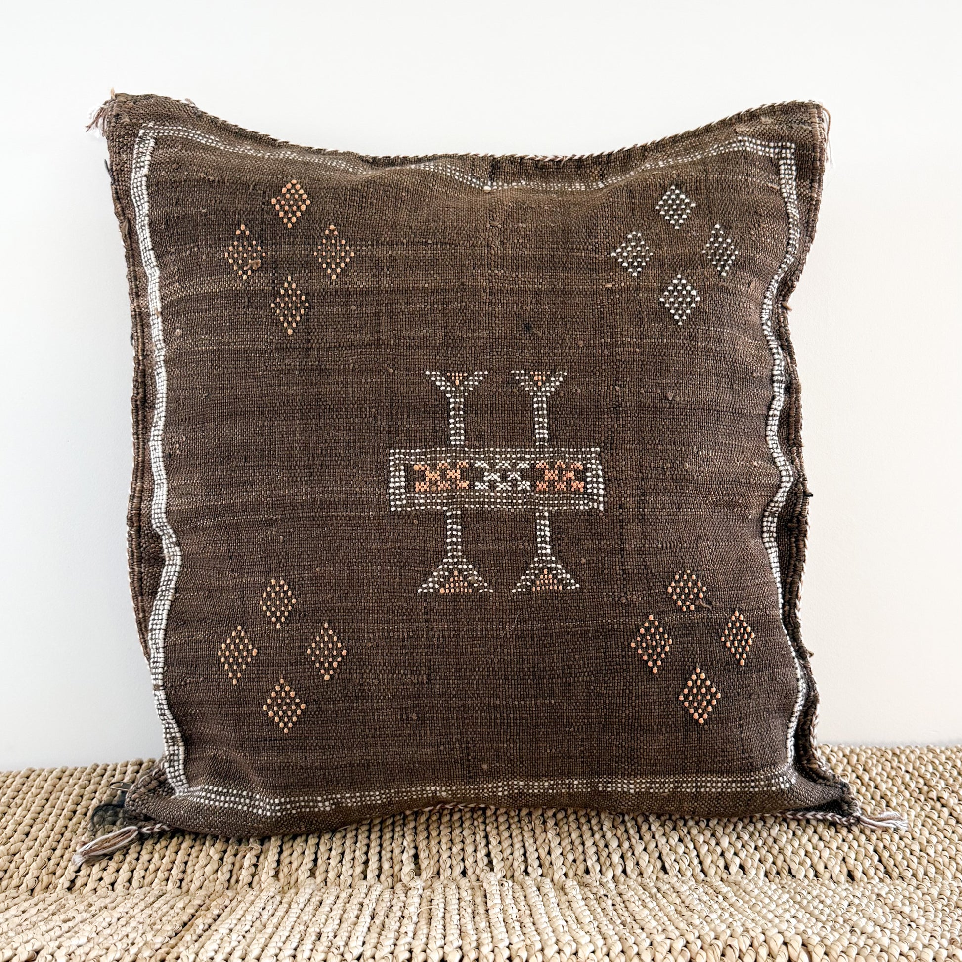 Marokkaans sabra silk kussenhoes No.10 uit de Earth brown collectie