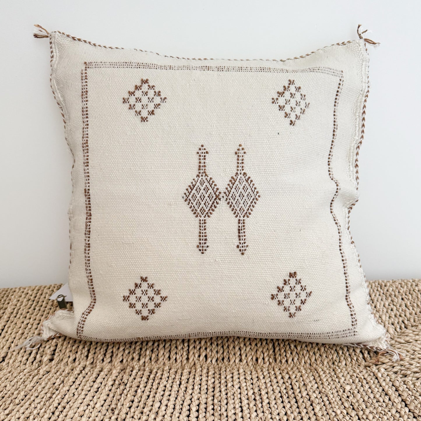 Marokkaanse kussenhoes Sabra Silk Off white met bruin patroon