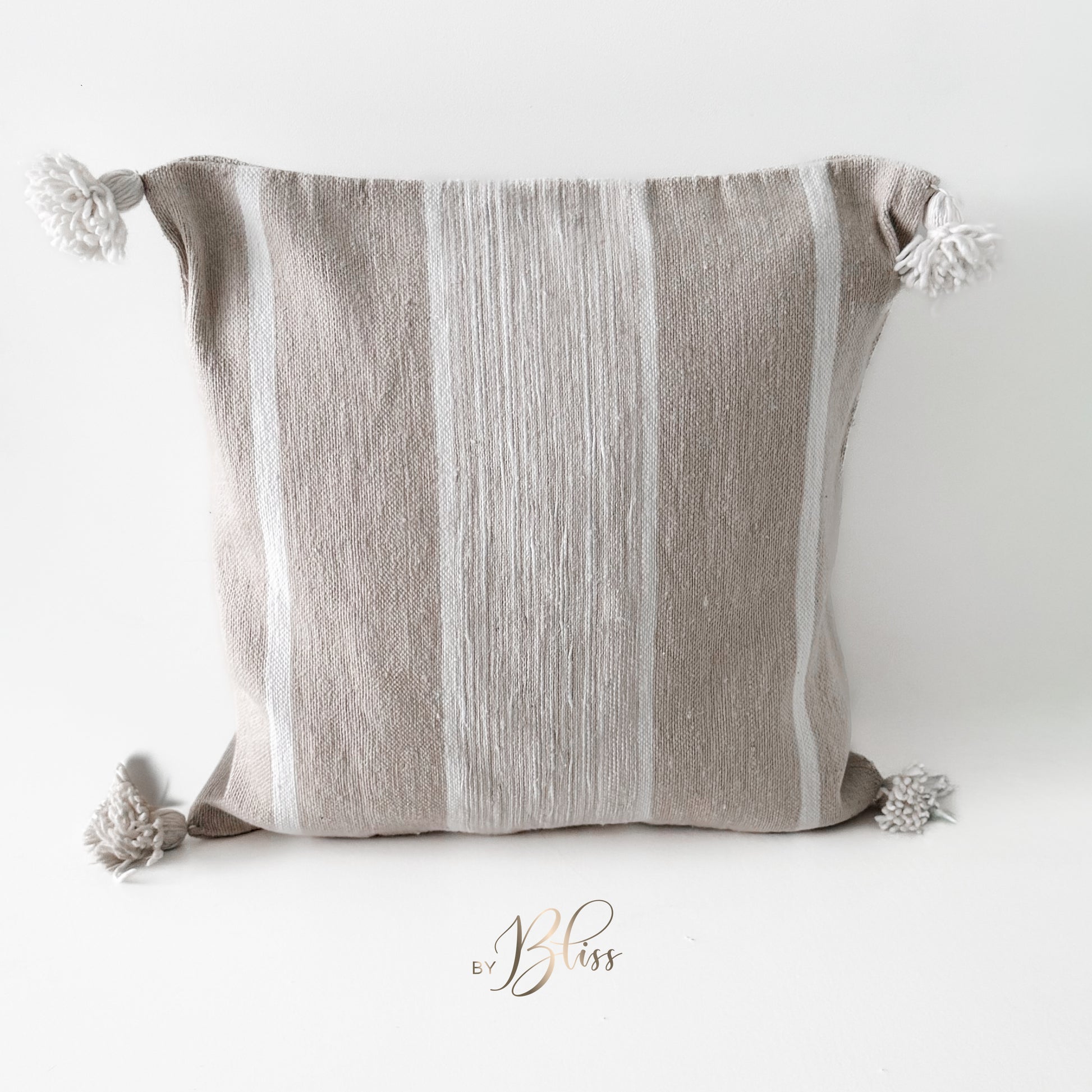 marokkaans pompom kussen 50x50 Beige met off-white strepen 