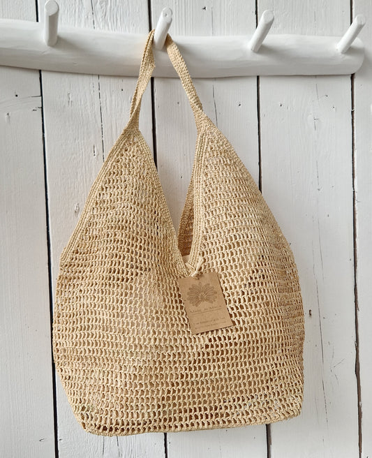 Handgevlochten raffia tas Ombinisoa in de kleur naturel van Made in Mada