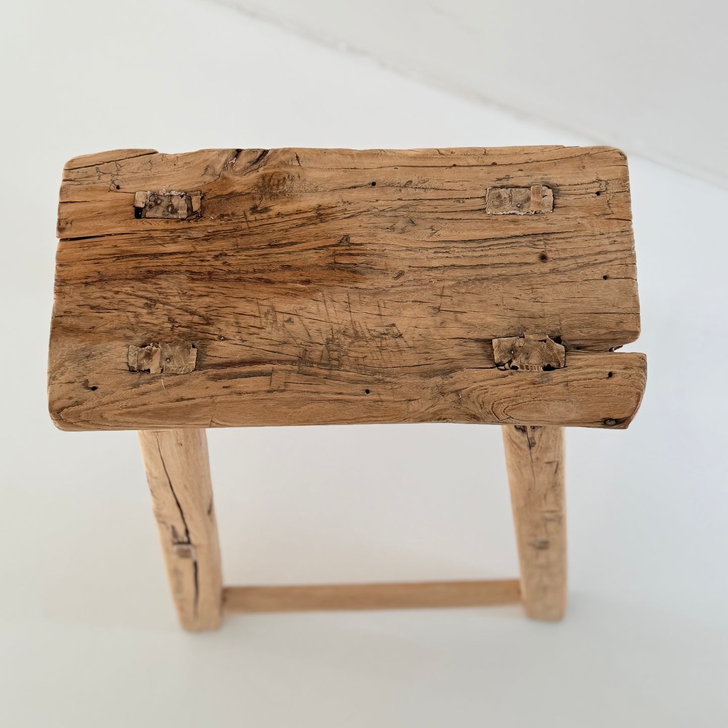 Oude houten kruk #2