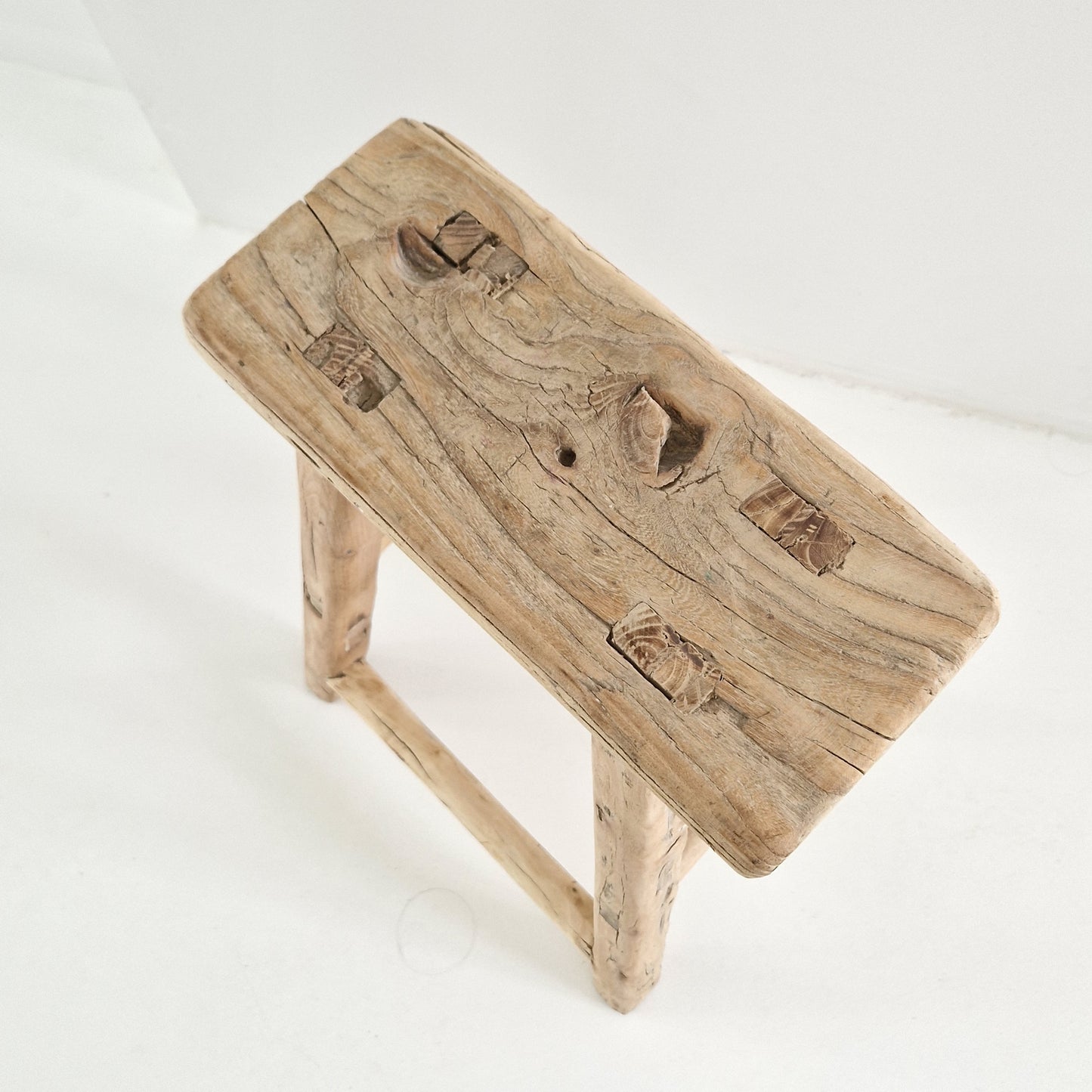 Oude houten kruk #4